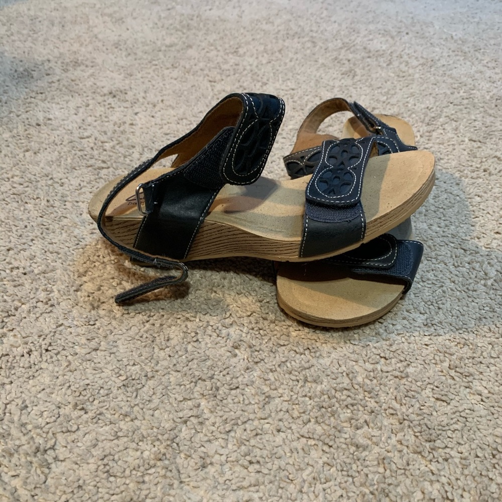 Clark’s bendable women’s size 6 wedge